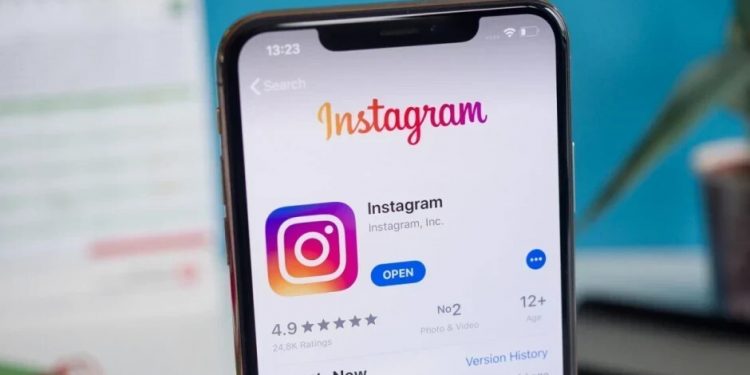 Como consertar o Instagram continua travando